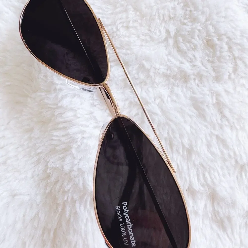 Carl Black w/ Gold Rims Aviator Sunglasses